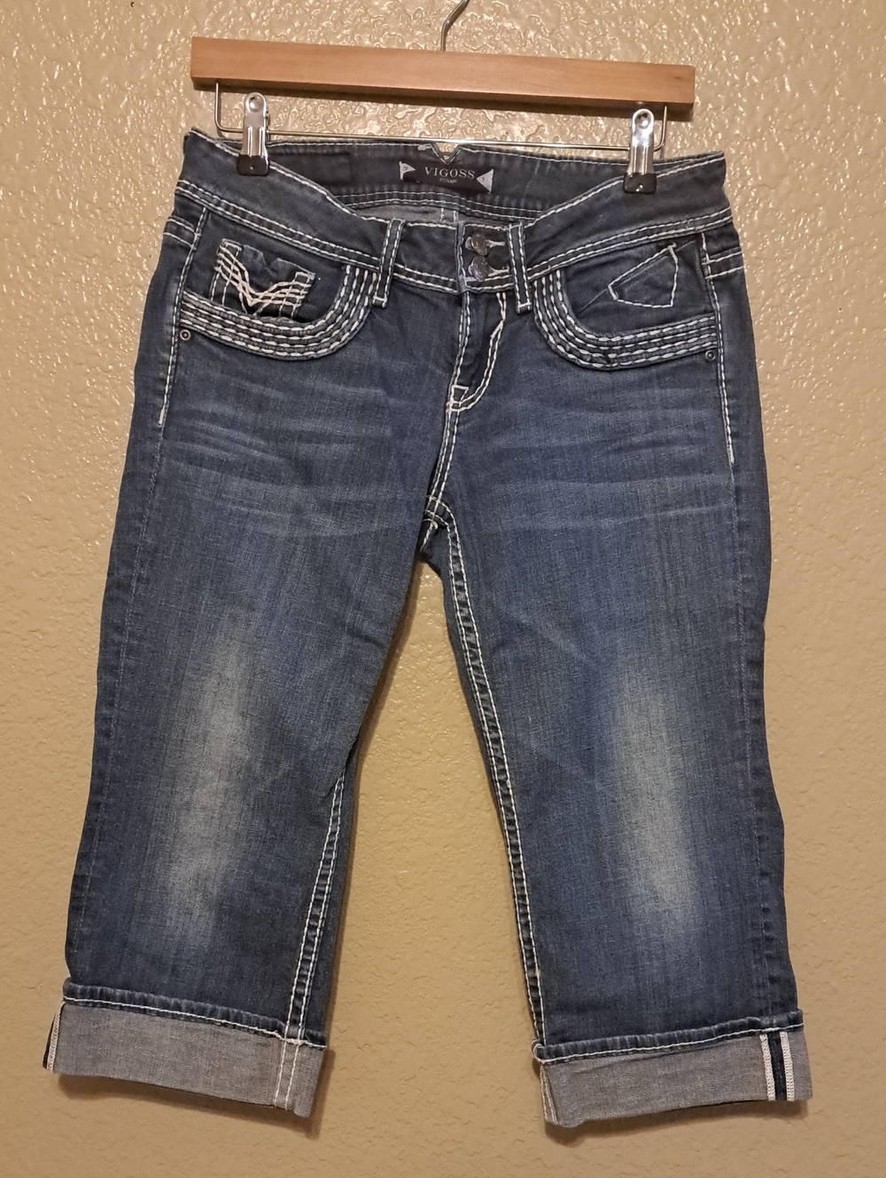 Vigoss Women's Size 29/7 Medium Blue Cropped Capri Jeans with Contrast Stitching